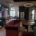 Premier Centre فندق