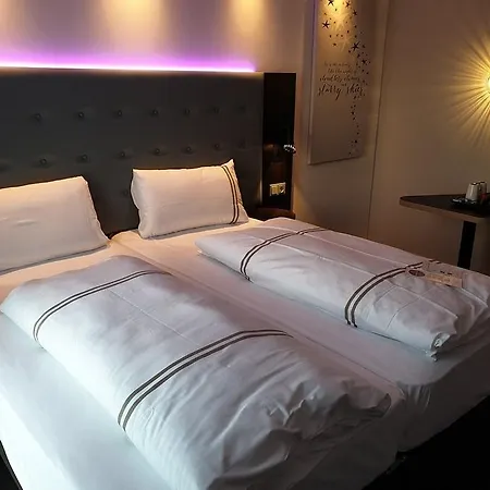 Premier Centre Hotel 3*