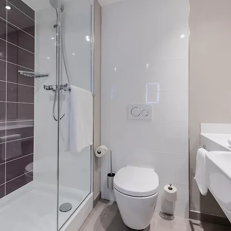 Premier Centre Hotel 3*