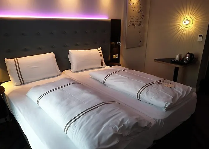 Premier Centre 호텔 3*