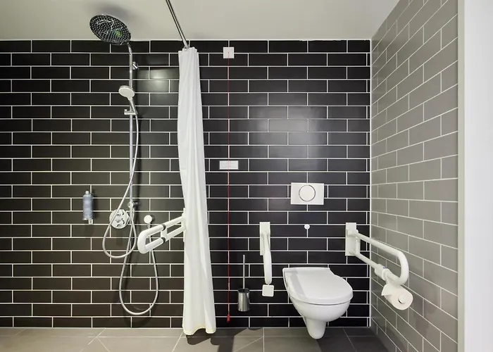 Premier Centre 酒店 3*